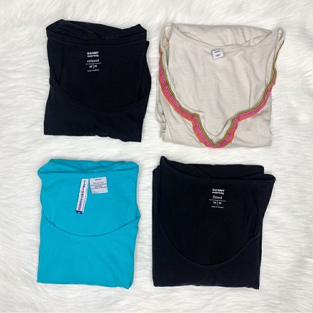 BUNDLE (4) Maternity Size Medium Short Sleeves Tops
